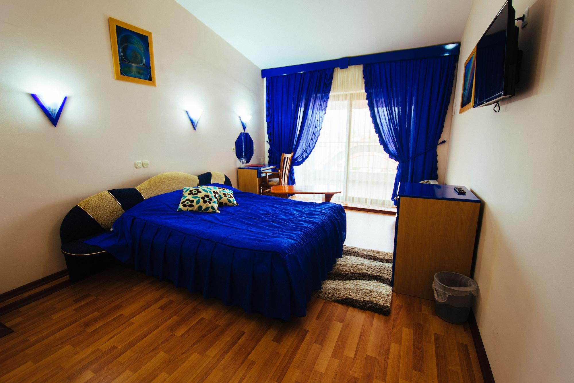 פרילפ Hotel Kristal Palas מראה חיצוני תמונה