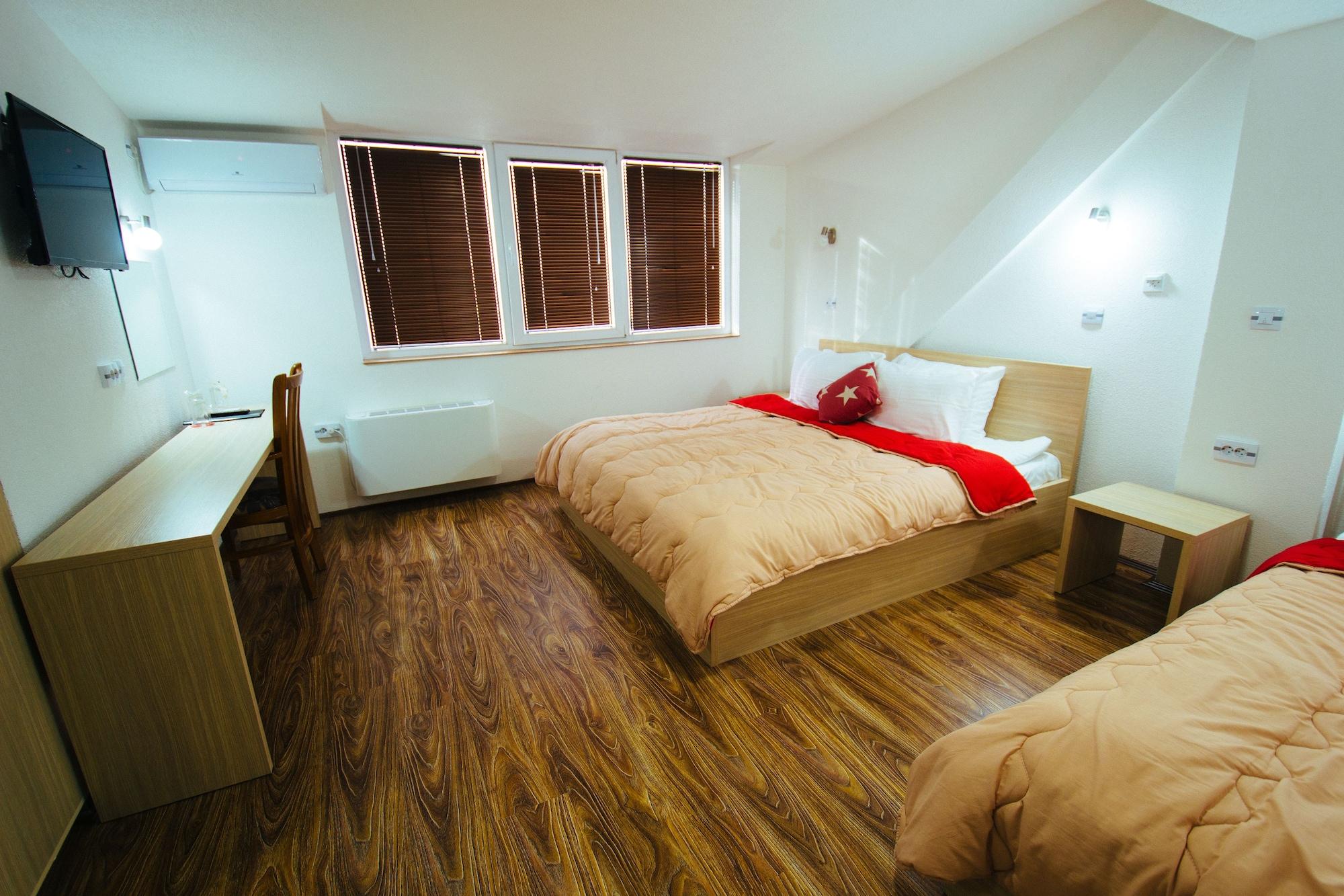 פרילפ Hotel Kristal Palas מראה חיצוני תמונה