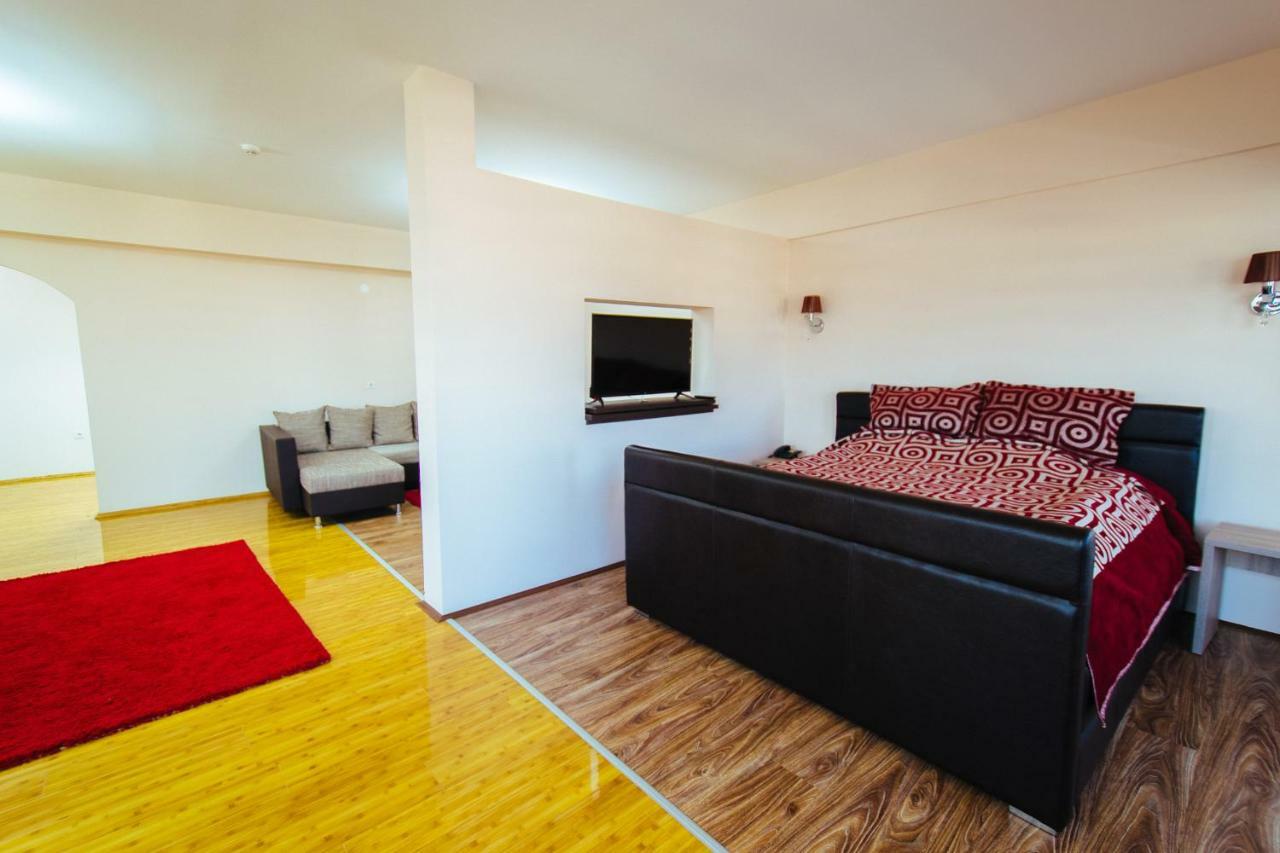 פרילפ Hotel Kristal Palas מראה חיצוני תמונה